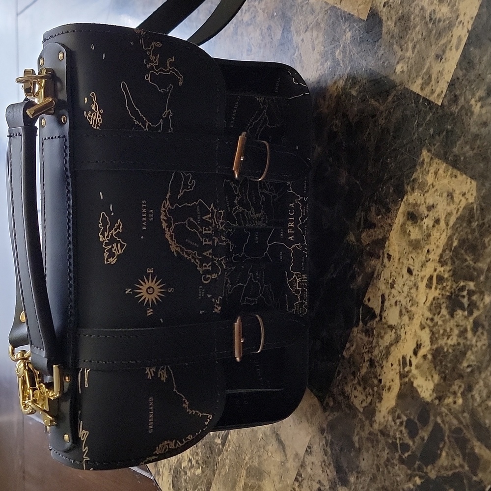 Black and Gold Grafea Purse